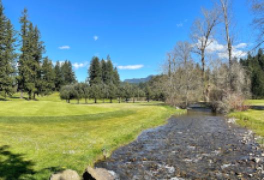 Enumclaw Golf Course景点图片
