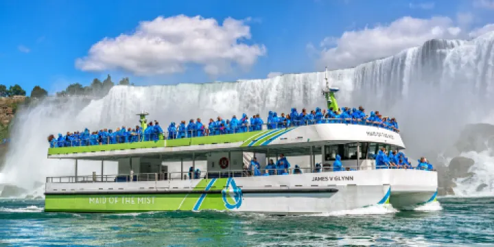 "霧中少女號"遊船