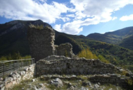 Castel Manfrino景点图片