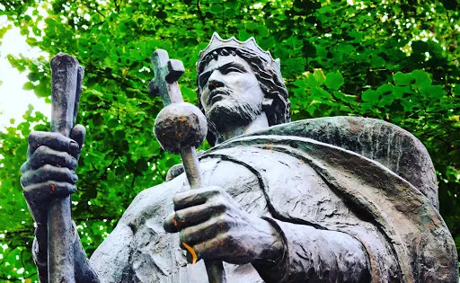 Monumento a Federico II