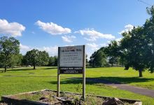 Village Park Trail景点图片