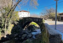 Puente medieval de Piedralaves.景点图片
