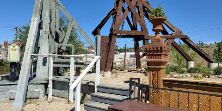 Old Lexington Gardens