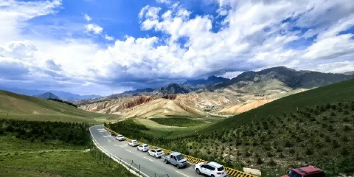 卓爾山風景區-千兵崖