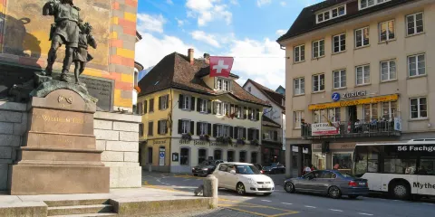 威廉·泰爾紀念碑