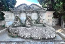 Fontaine aux Trois Masques景点图片