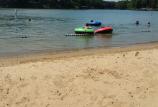 Lake Sara景点图片