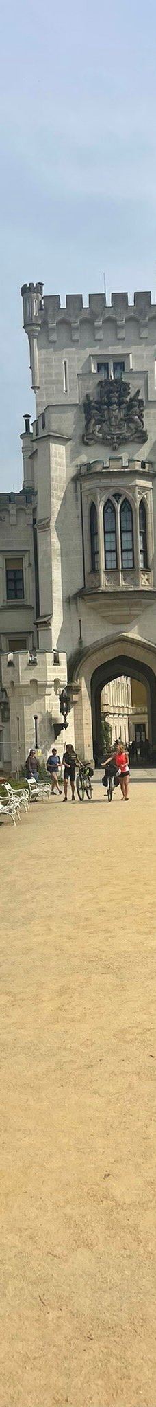 赫卢博卡城堡-伏尔塔瓦河畔赫卢博卡