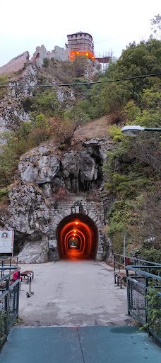 City Beach-乌日策