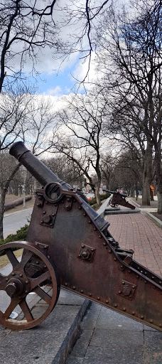 Historic cannon Val-Chernihivs'ka city council