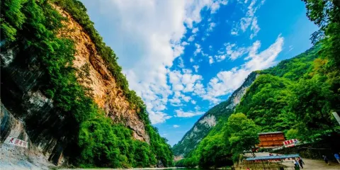 諾水河風景名勝區-別有洞天