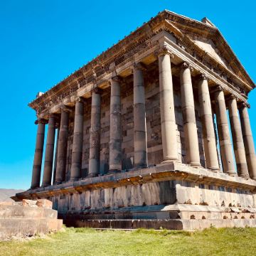 格鲁吉亚第比利斯+西格纳吉+卡兹贝吉+亚美尼亚埃里温+加尼神庙+塞凡湖8日7晚自由行