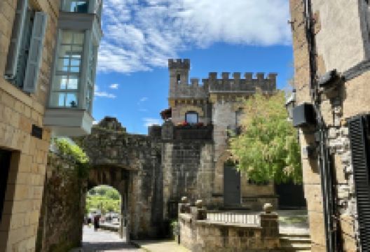 Historic Center of Hondarribia景点图片