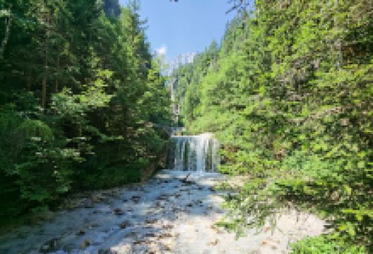 Martuljek Lower Waterfall景点图片