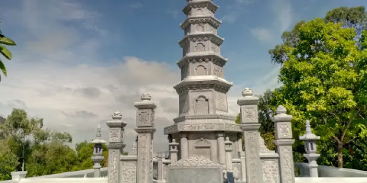 Trúc Lâm Hàm Rồng Zen Monastery