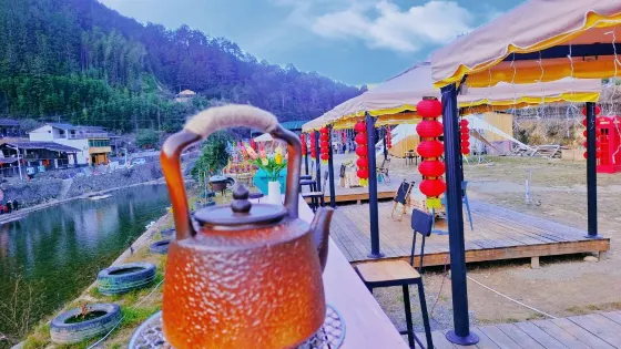 塘裏溪露營地