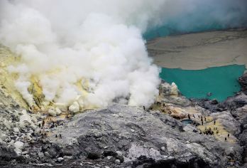 印尼外南梦伊真火山一日游【2人起订丨包车出行丨宜真火山湖】【[2人出行]精品小团，包车出行，时间可选】