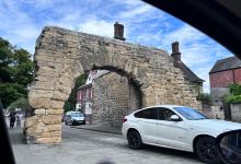 Newport Arch景点图片