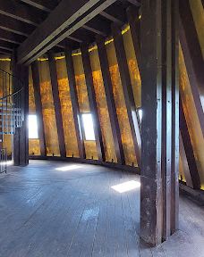 Poledník-普拉斯利