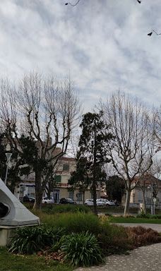 Jardin d'enfants de la Place du Général de Gaulle-普罗旺斯地区萨隆