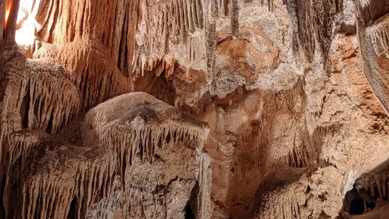 Carey's Cave, Gem of Wee Jasper