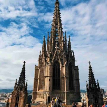 西班牙巴塞罗那+诺坎普球场+加泰罗尼亚国家艺术博物馆7日5晚私家团