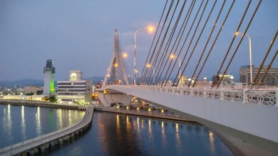 青森灣大橋
