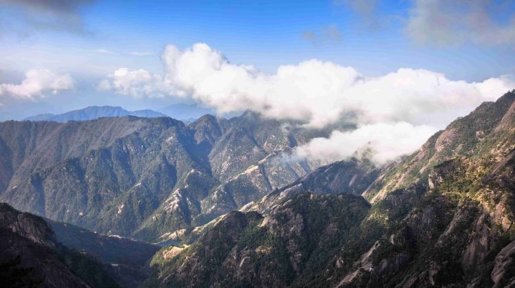 5-Day Huangshan Scenic Area+ Hongcun Village+Wuyuan Huangling+Qiyunshan Mountain Ecological And Cultural Tourism Zone