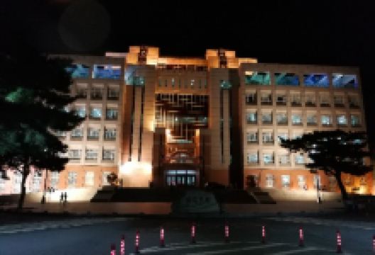 东北师范大学(自由校区)-图书馆景点图片