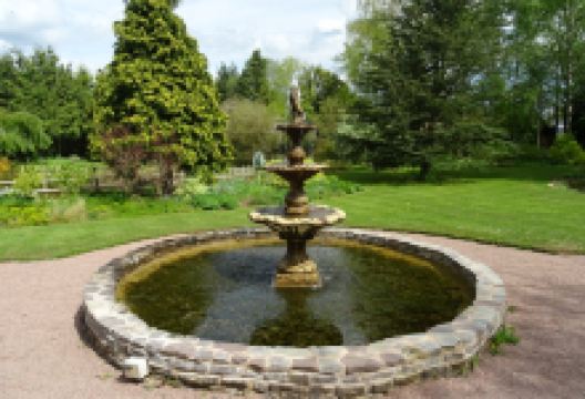 Kenchester Water Gardens景点图片