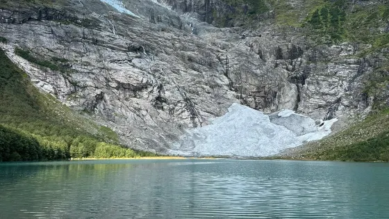 Boeyabreen Glacier