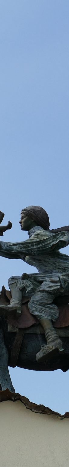 Monumento a los Colonizadores-马尼萨莱斯