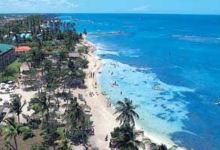 Playa Guayacanes景点图片