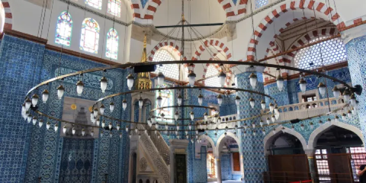 魯斯坦帕夏清真寺