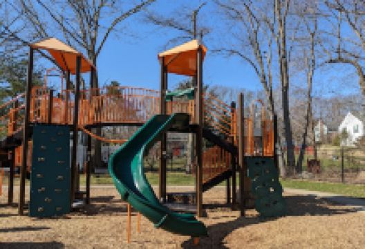 Glen Meadow Playground景点图片