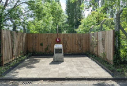 Sir Barnes Wallis Memorial景点图片