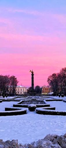 Eagle monument-Poltavs'ka city council
