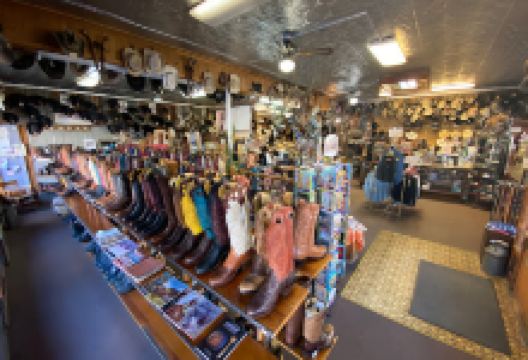 Solano's Boot & Western Wear购物图片
