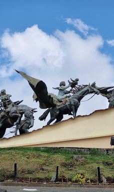 Monumento a los Colonizadores-马尼萨莱斯