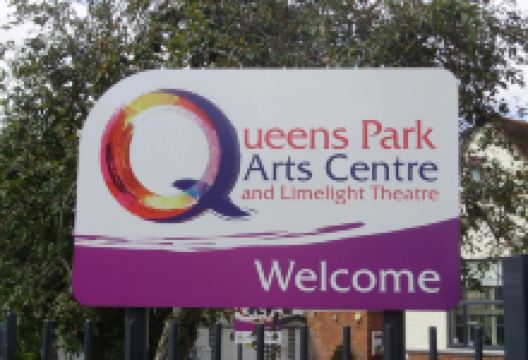 Queens Park Arts Centre景点图片