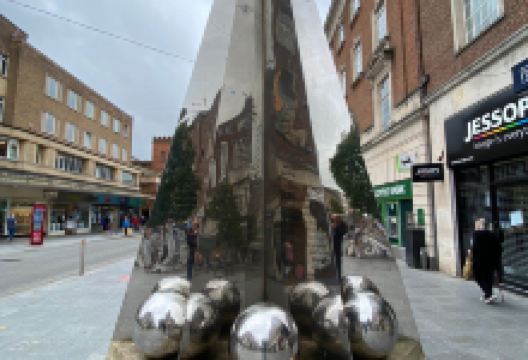 Exeter Riddle Sculpture景点图片