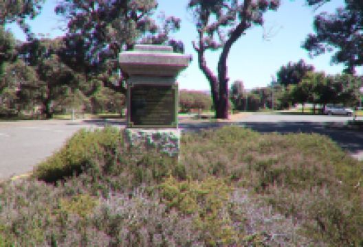 Captain Collet Barker景点图片