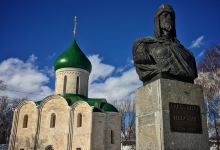 Monument to Alexander Nevsky景点图片