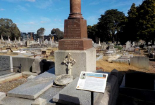 Coburg Pine Ridge Cemetery景点图片