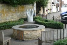 Thame Youth Memorial Garden景点图片