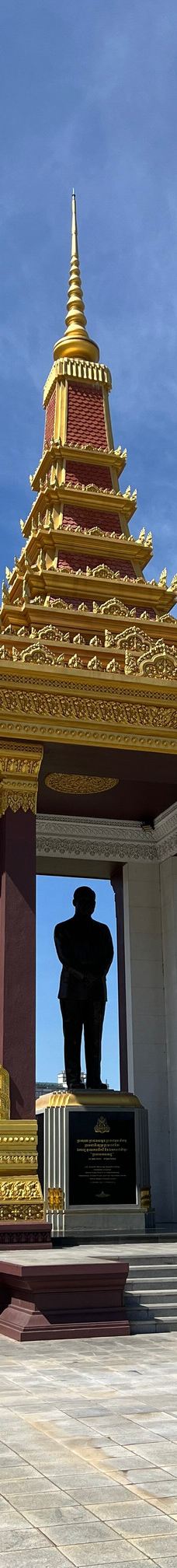 西哈努克铜像纪念堂-金边