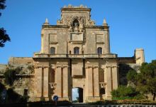 Notre Dame Gate景点图片