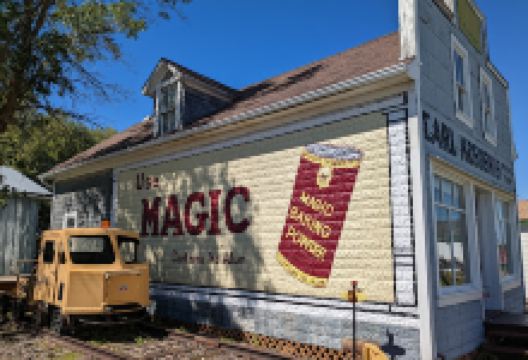 Broken-Beau Pioneer Village景点图片