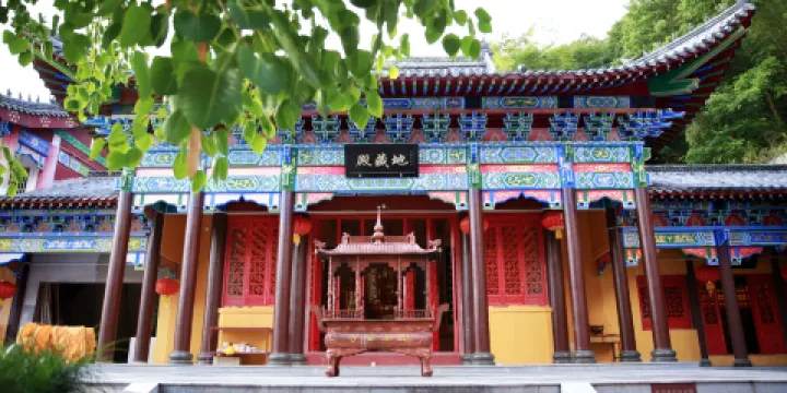 鹿湖禪寺