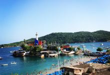 Caleta Beach景点图片